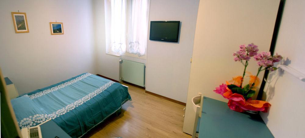 Albergo Savoia Ospedaletti Zewnętrze zdjęcie