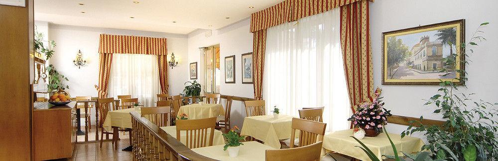 Albergo Savoia Ospedaletti Zewnętrze zdjęcie